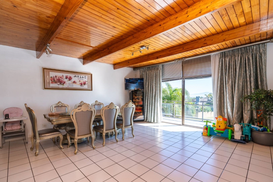 6 Bedroom Property for Sale in Welgelegen Western Cape